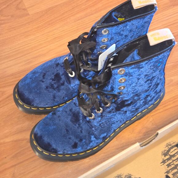 Dr Martens 1460 Deep Blue Crushed Velvet Boots - US 8 - Picture 6 of 8